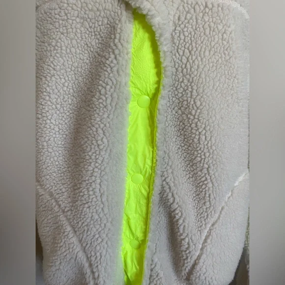 Old Navy Active Sherpa Jacket w/ Neon Detail - Picture 3 of 8